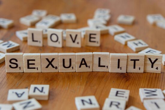 Pornokrácia, avagy a guruló almát is - WEBINÁR